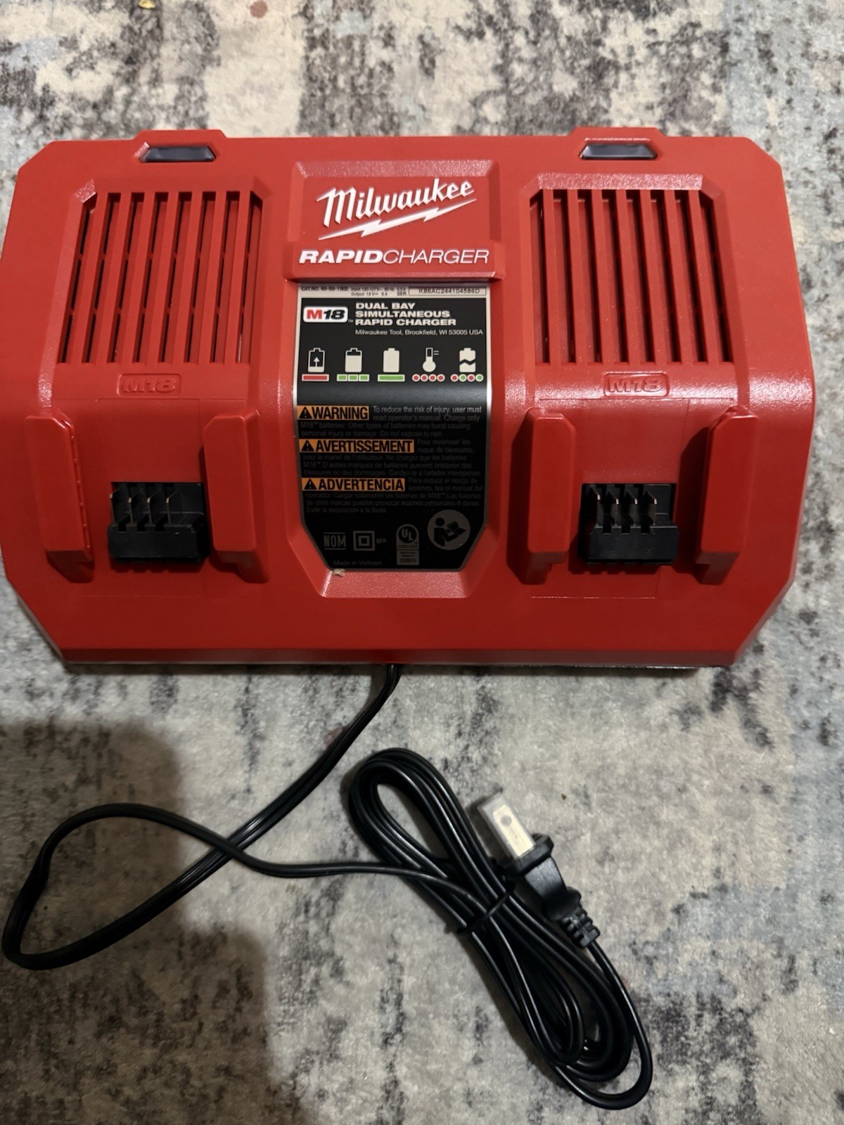 Milwaukee M18 Dual Bay Simultaneous Rapid Charger 18V 2-Battery, Red 48-59-1802