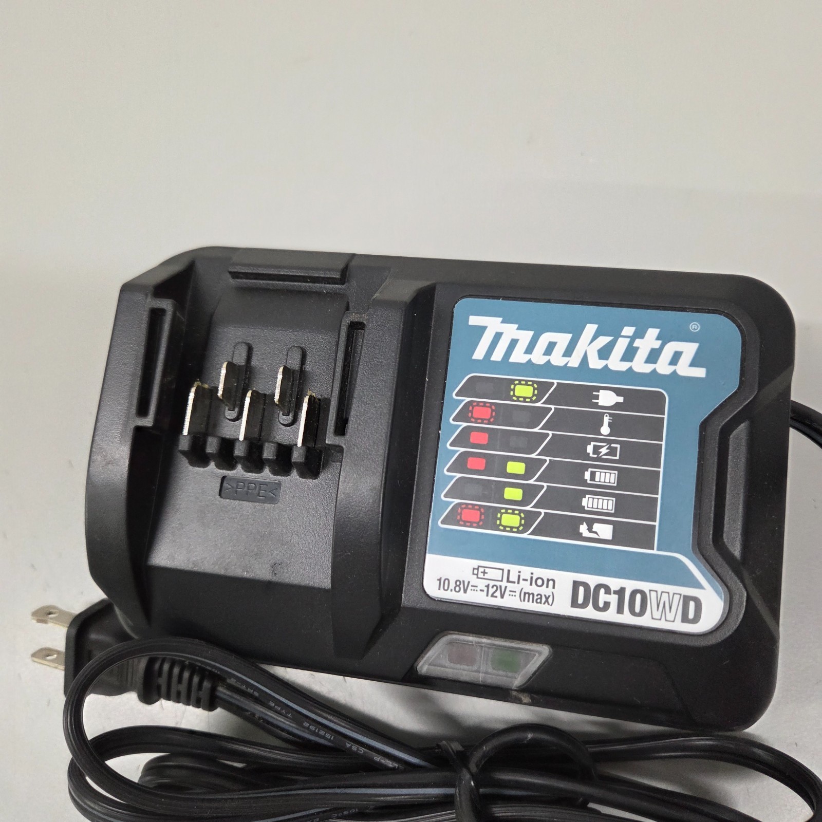 GENUINE Makita 10.8 12V Li-Ion Battery Charger DC10WD