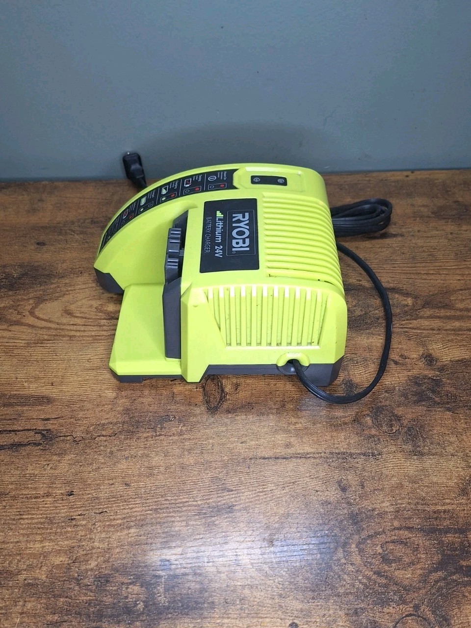 RYOBI Lithium 24V Battery Charger Model OP140 (Charger Only)