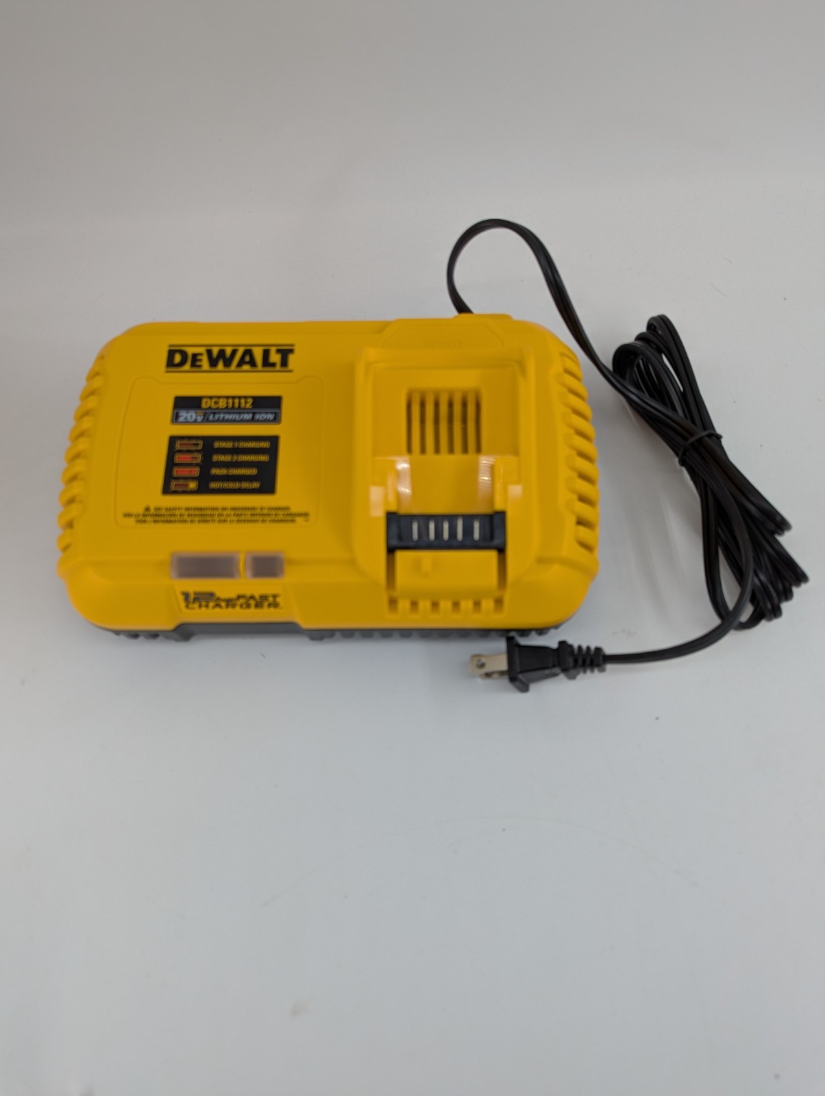 NEW 20v Dewalt DCB1112 12-Amp Fast Battery Charger Fan Cooled 20 Volt 60 60v