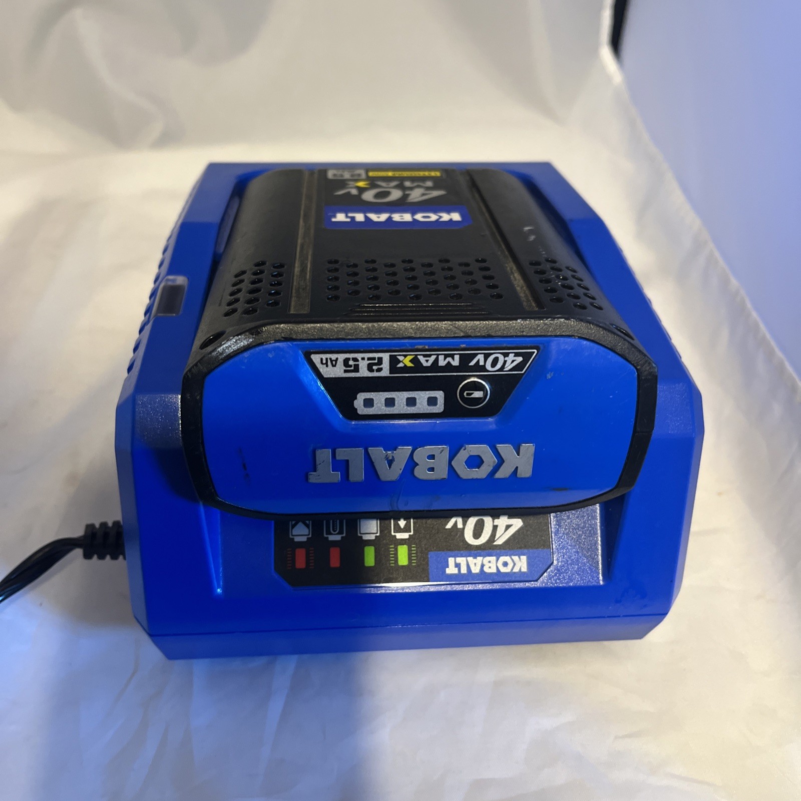 Kobalt 40V Max Lithium Ion Battery 2.5 Ah And Charger
