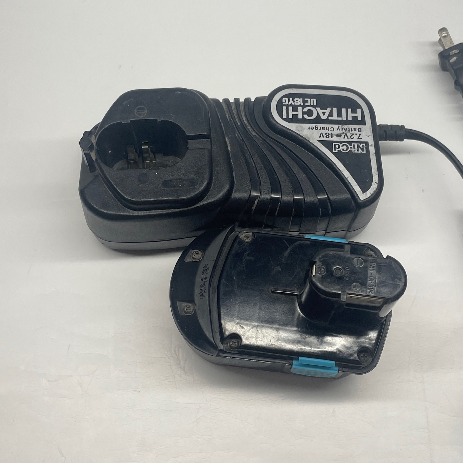 Hitachi 7.2v – 18V NiCd Battery Charger UC18YG w/ 18v Battery EB1820L – Tested