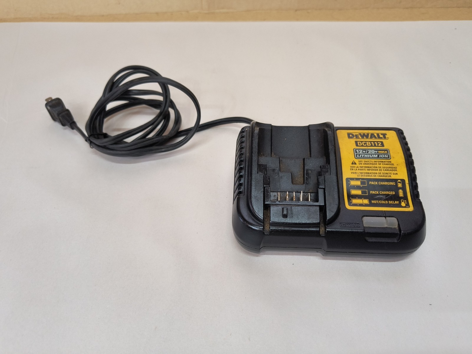 DEWALT DCB112 12V/20V MAX Li-Ion Battery Charger TESTED WORKS GREAT
