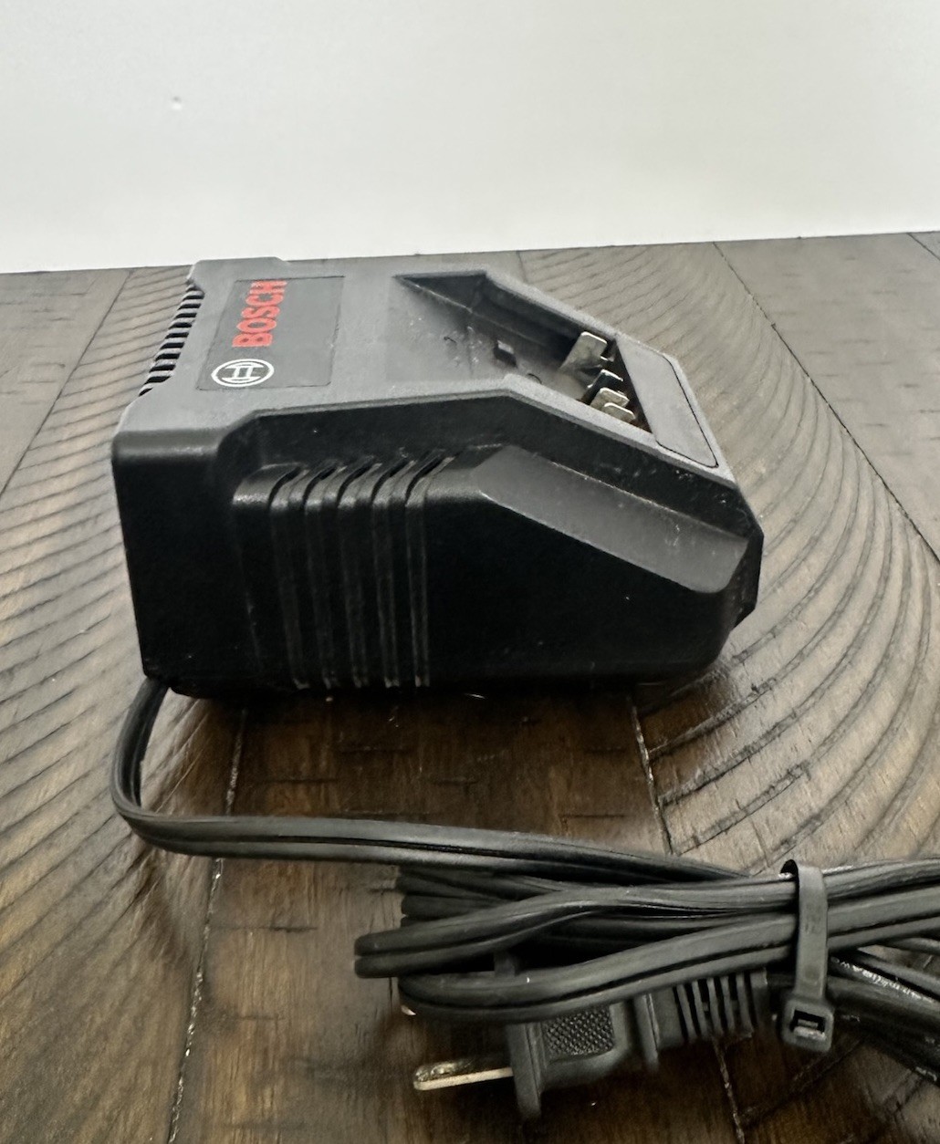Genuine Bosch 10.8-18V BC660 Lithium Ion Battery Charger Dock Only OEM