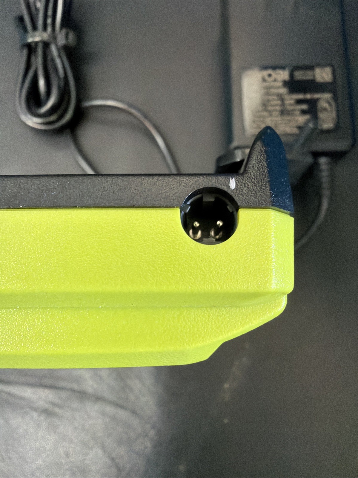 Ryobi OP404VNM 40V Lithium Ion Battery Charger In Good Condition