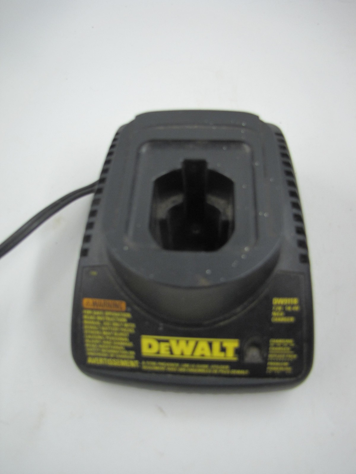 DEWALT DW9118 7.2V-14.4V NiCd Battery Charger 120V AC Black OEM Power Tool