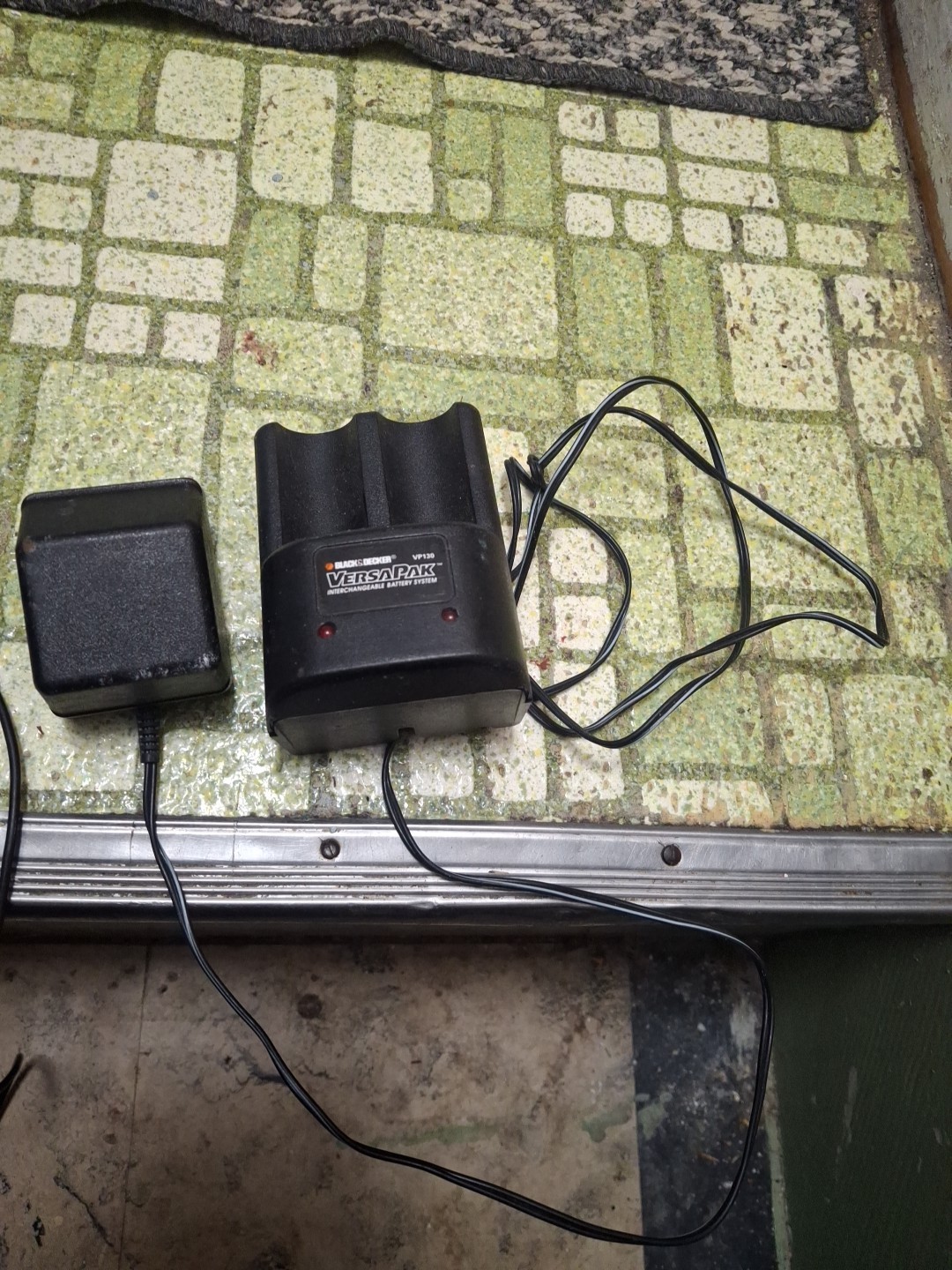 Black & Decker VersaPak dual port battery POWER CHARGER ac wall plug PRE-OWNED