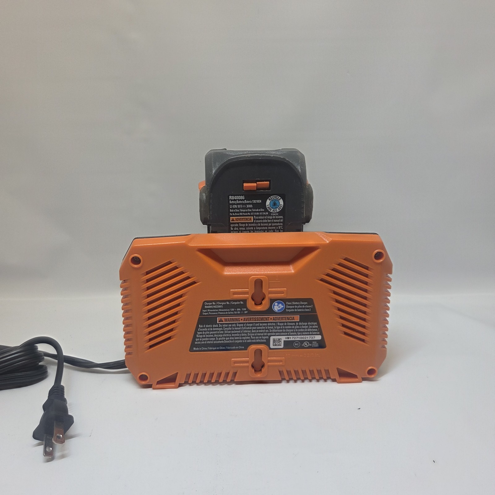 RIDGID R840095 GEN5X OEM Dual Chemistry Battery Charger With 18V 2.0 Ah Battery