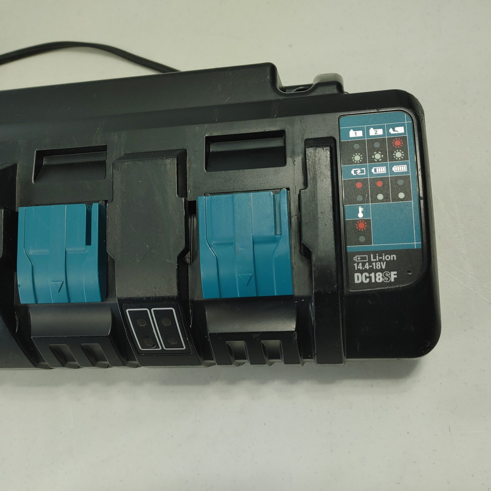 UNTESTED READ! Makita DC18SF 4-Port Lithium-Ion Multi Battery Charger 14.4V-18V