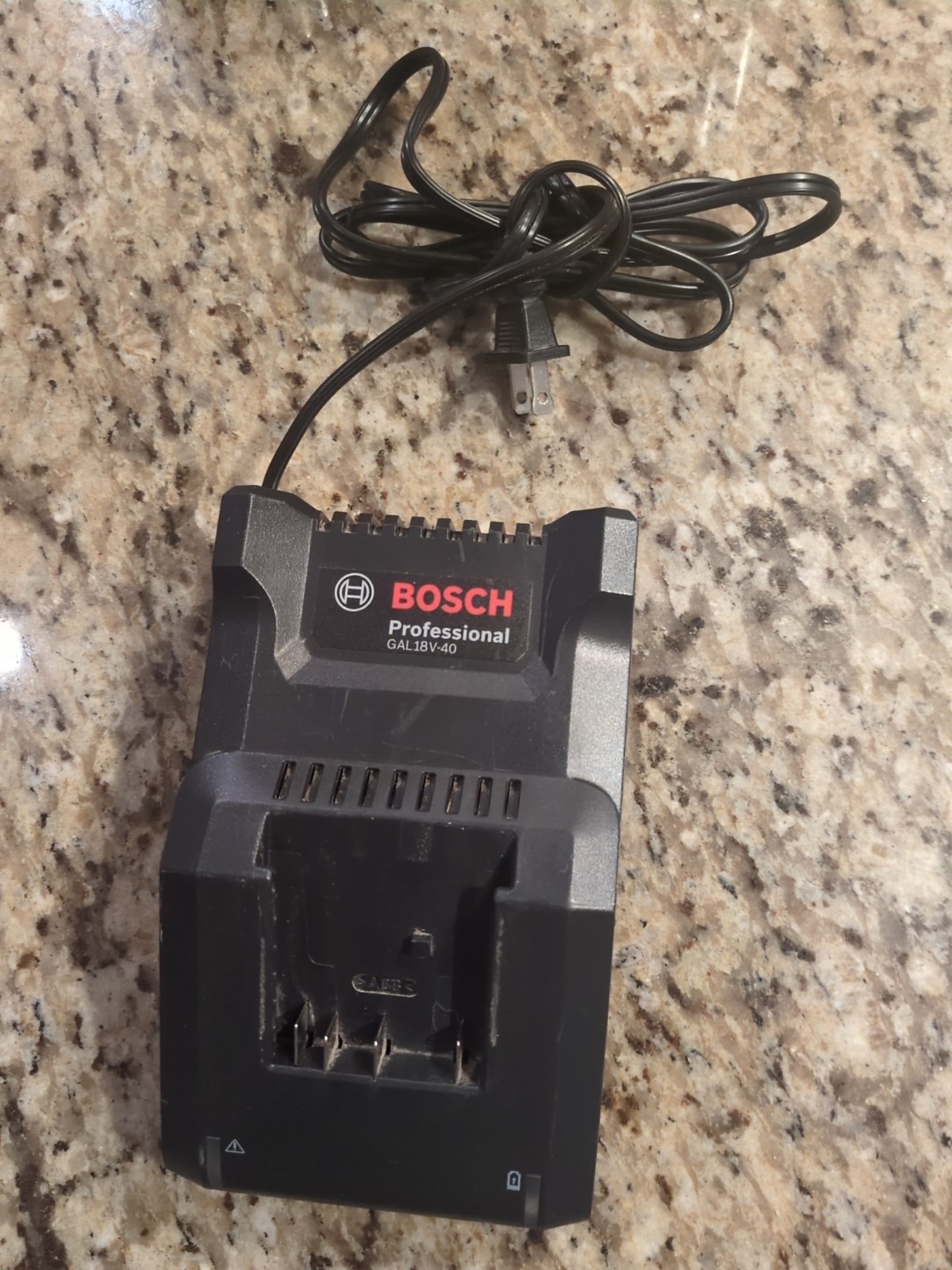 New Bosch Professional 18V-40 Li-Ion Battery Charger GAL 18V-40