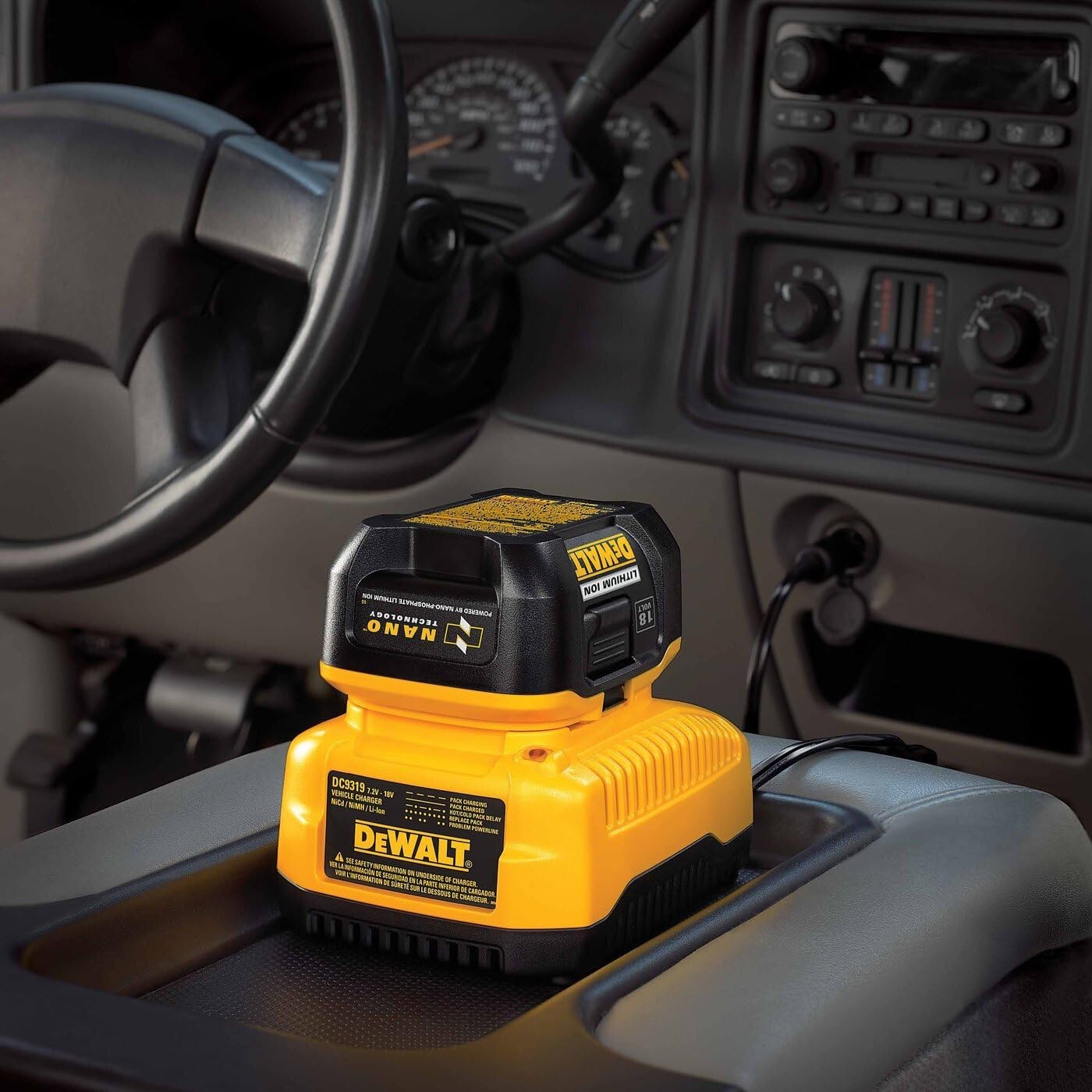 Genuine DEWALT DC9319 7.2V 12V 14.4V 18V Volt 1-Hr Vehicle Charger *NEW IN BOX*