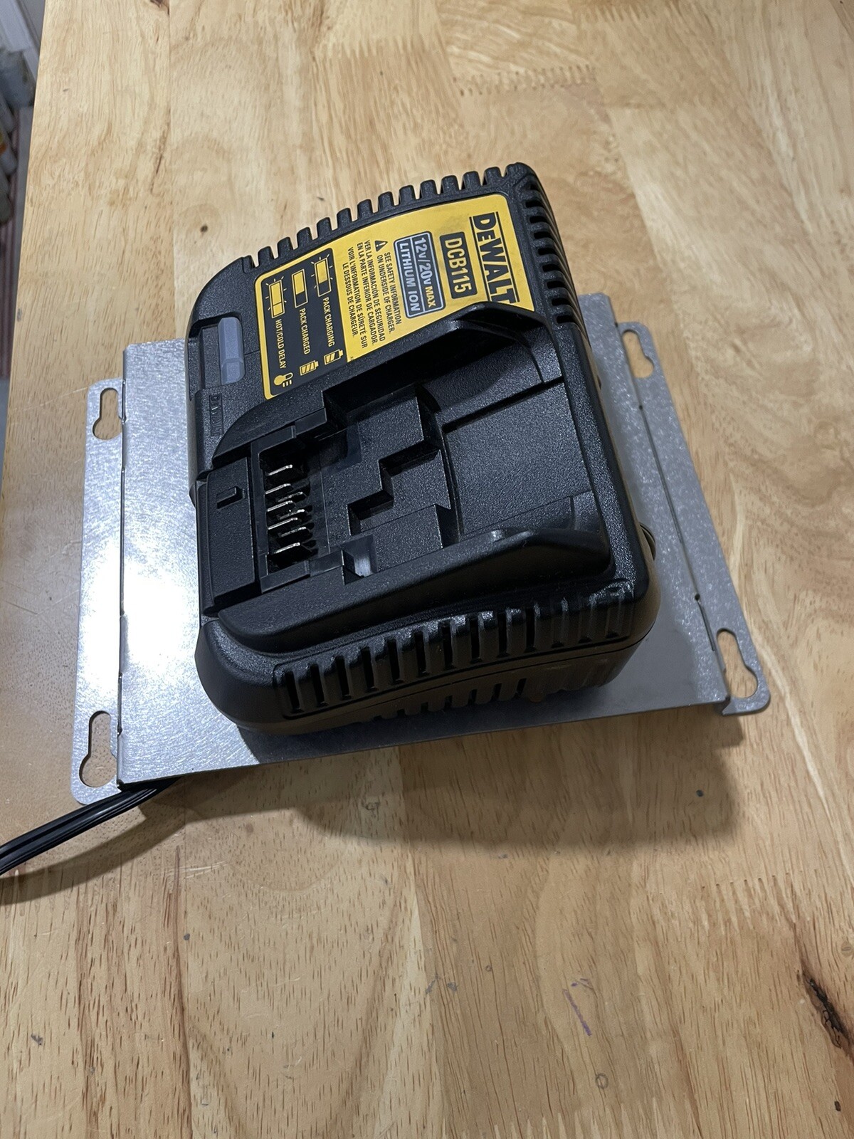Wall Mount DeWALT/Milwaukee/Ridged Charger Quick Release Mounting Steel Plate