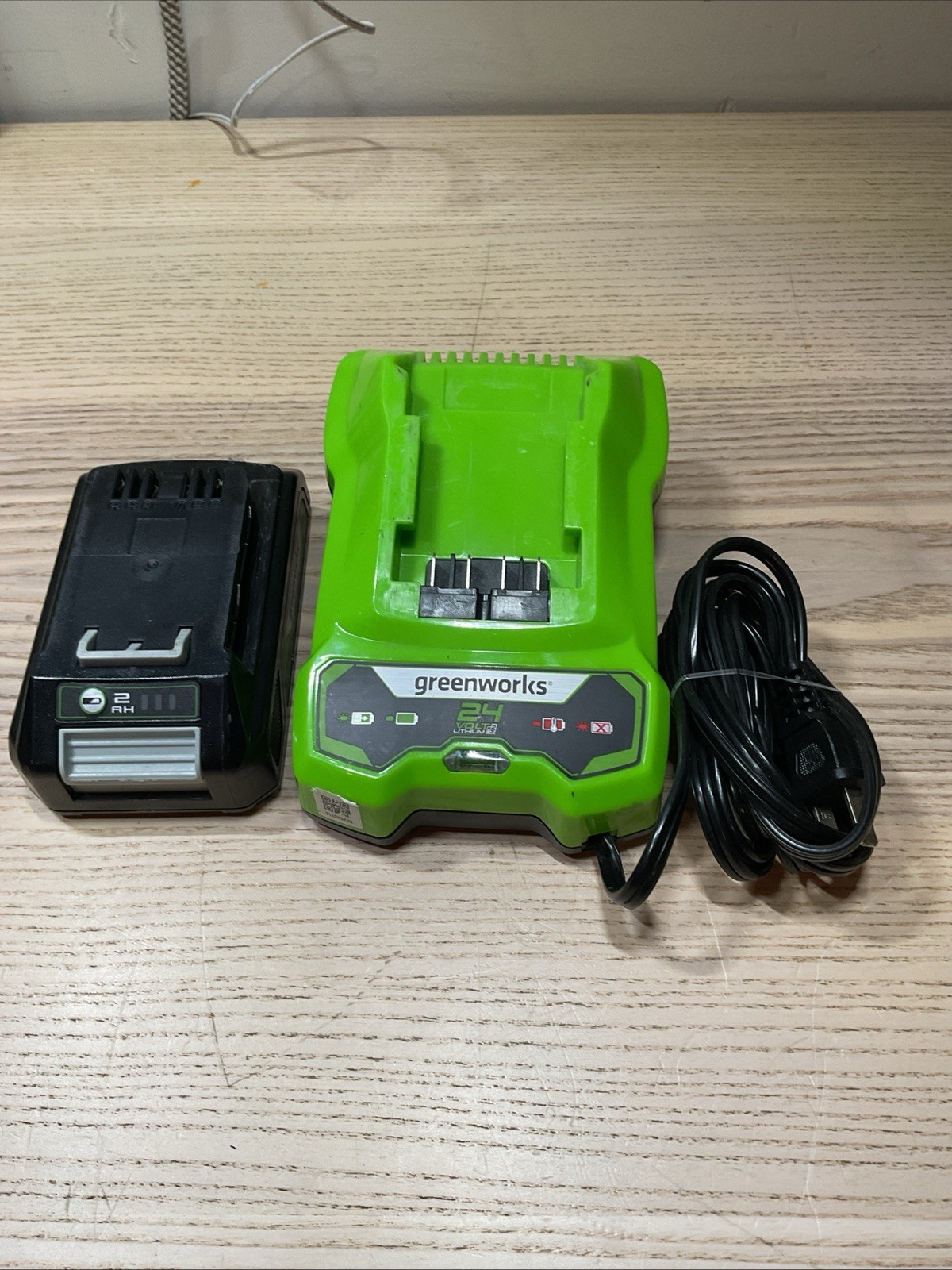Greenworks 24V Lithium-Ion Rapid Battery Charger Model 2903102 OEM