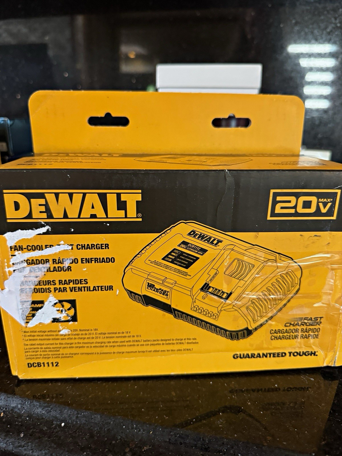 DEWALT 20V MAX Fan-Cooled Fast Charger Yellow 20 V Model DCB1112
