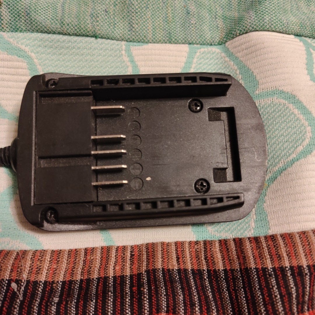 Worx 20V Powershare Standard 3-5 Hour Charger (WA3742) Used Great Condition
