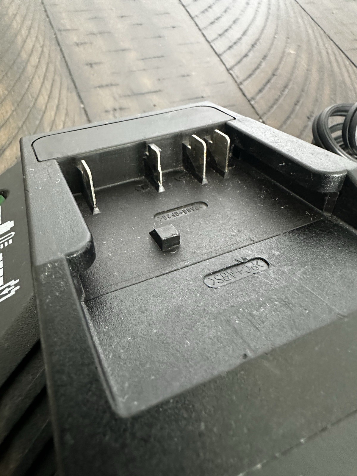 Genuine Bosch 10.8-18V BC660 Lithium Ion Battery Charger Dock Only OEM