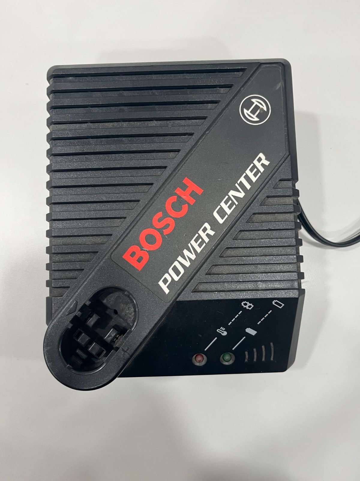BOSCH BC016 POWER CENTER || BATTERY CHARGER