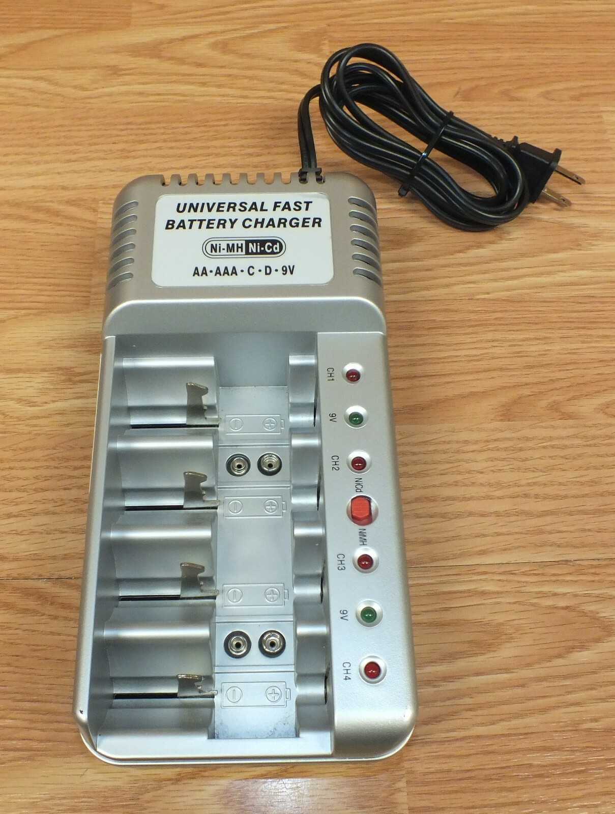 Unbranded (V-1199) NI-MH NI-CD Multi Sive & Voltage Battery Charger **READ**