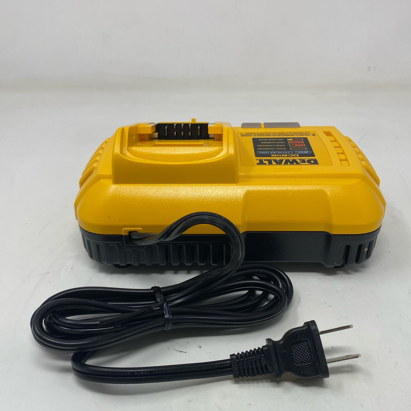 DEWALT DCB118 20V/60V FLEXVOLT 8A Fast Charger Yellow/Black