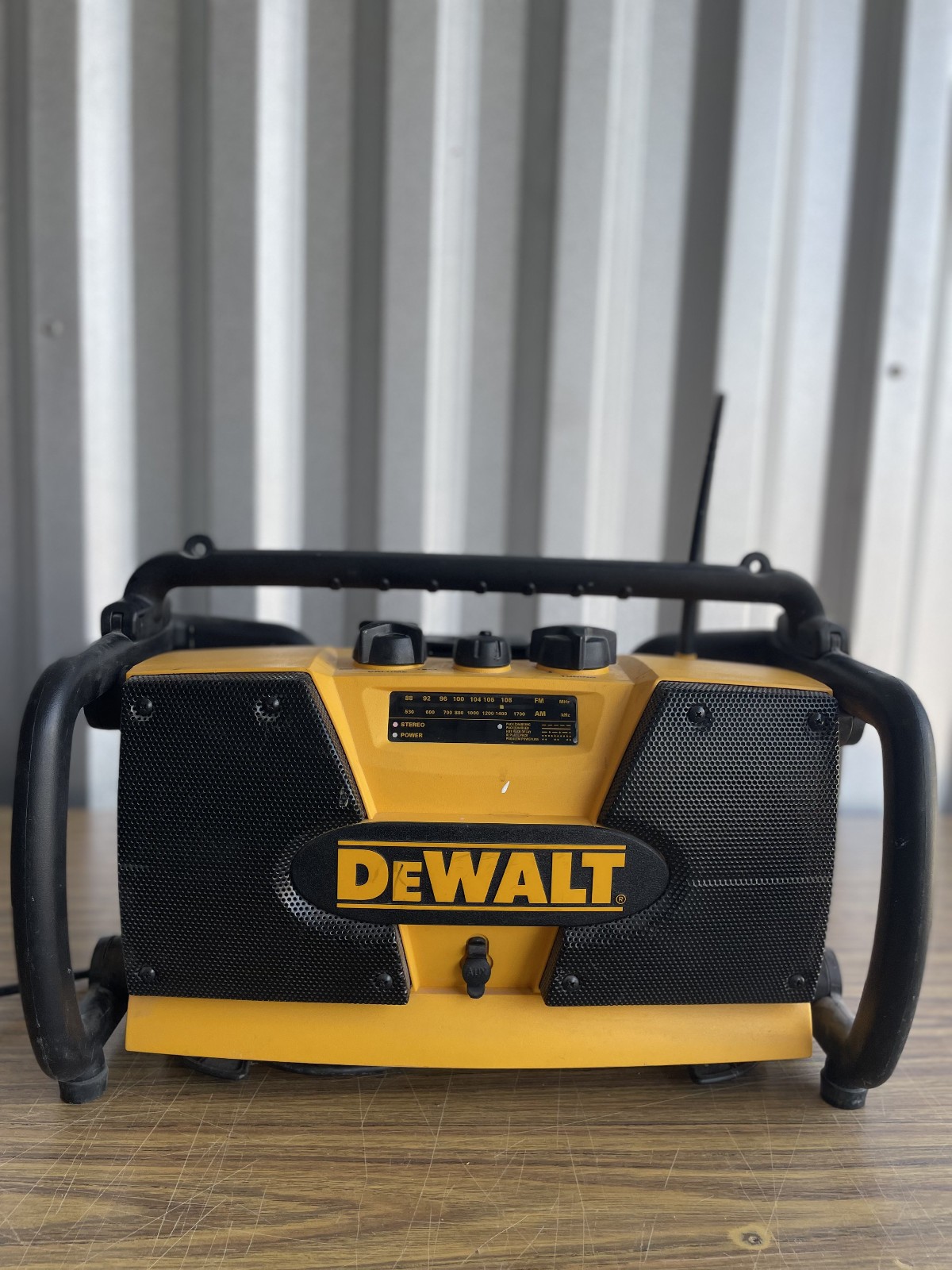 DeWalt DW911 Worksite Radio Charger AM/FM 7.2–18V NiCd – Tested Working