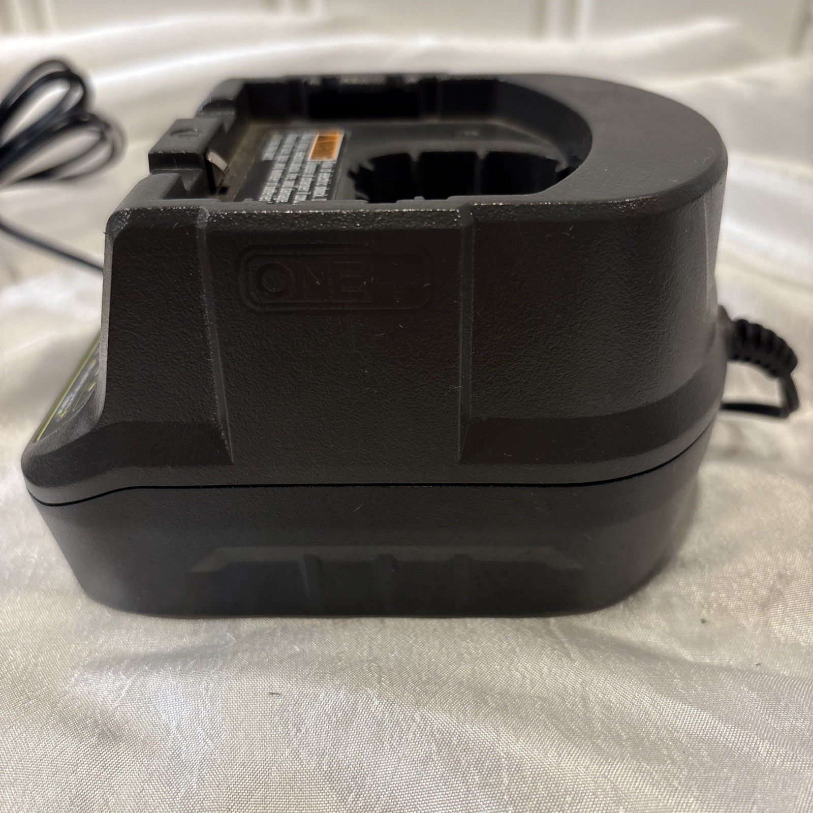 NEW NWOT Ryobi One+ Lithium+ 18V P118B Black Cordless Tools Battery Charger
