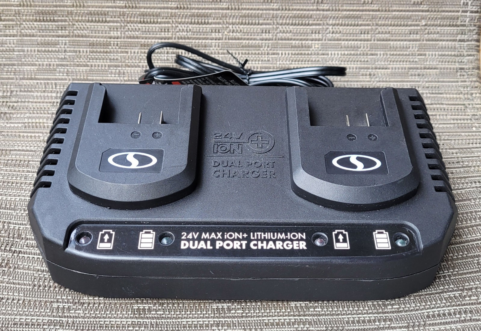 Snowjoe ion+ 24V Lithium-ion Class 2 Battery Dual Port Charger 24VCHRG-DPC-2