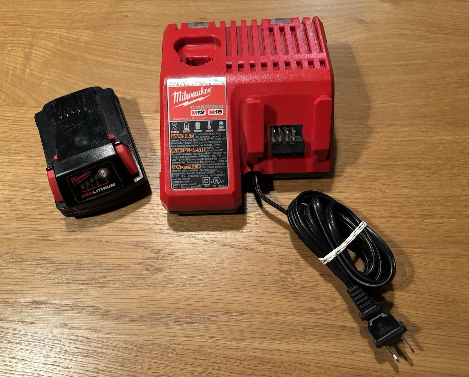 Milwaukee Charger M12 M18 With M18 CP 1.5 Lithium Battery – Excellent Condition!