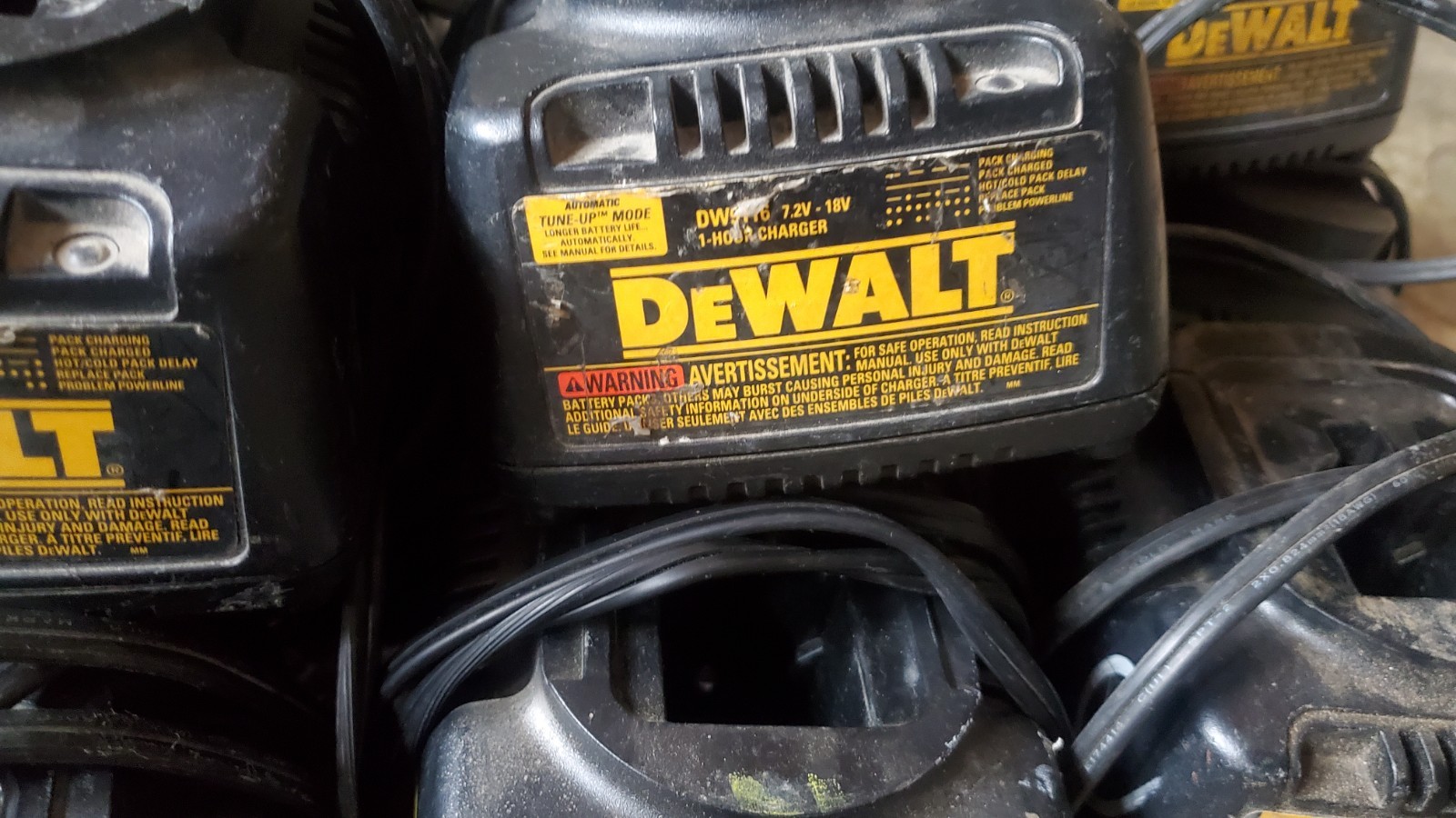 Lot Of 13+ : Dewalt DW9116 7.2-18V 1-Hour NiCd Battery Charger Black