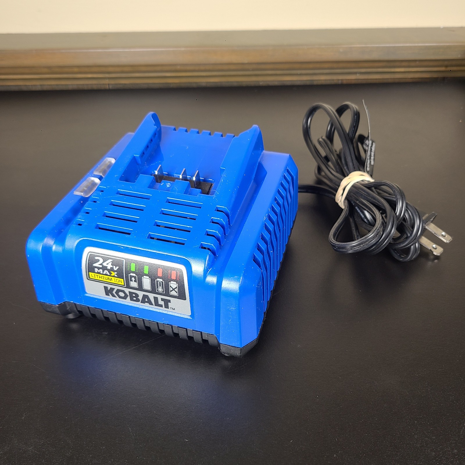 Kobalt 24V MAX Lithium-Ion Battery Charger KRC 2445-03