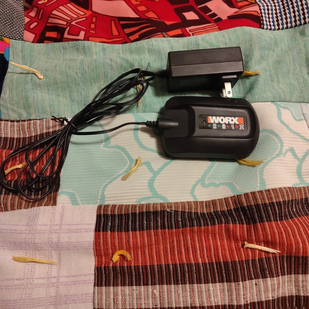 Worx 20V Powershare Standard 3-5 Hour Charger (WA3742) Used Great Condition