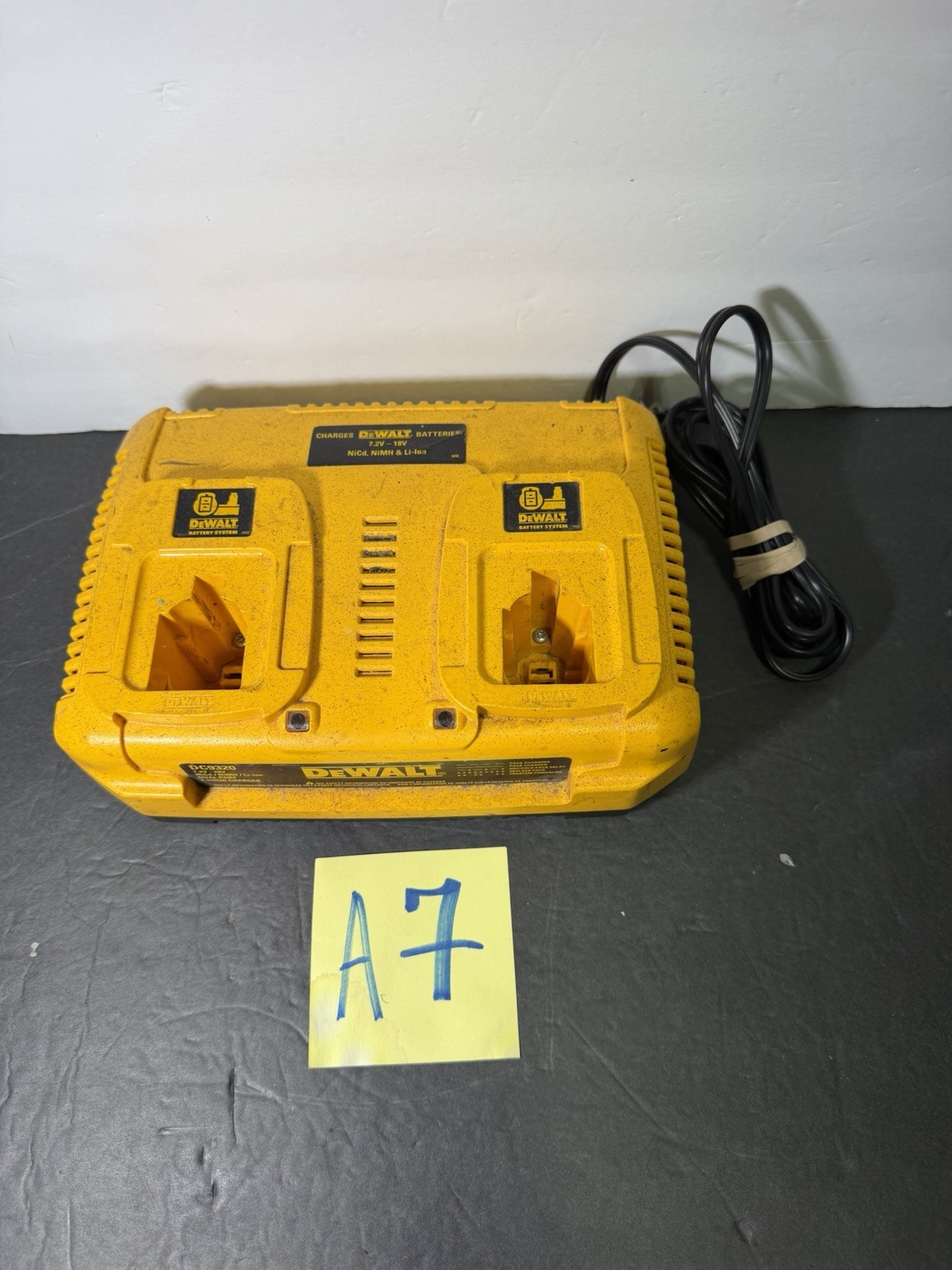 DeWalt DC9320 7.2V-18V Dual Port Fast Charger with 2 Ports Untested For Parts