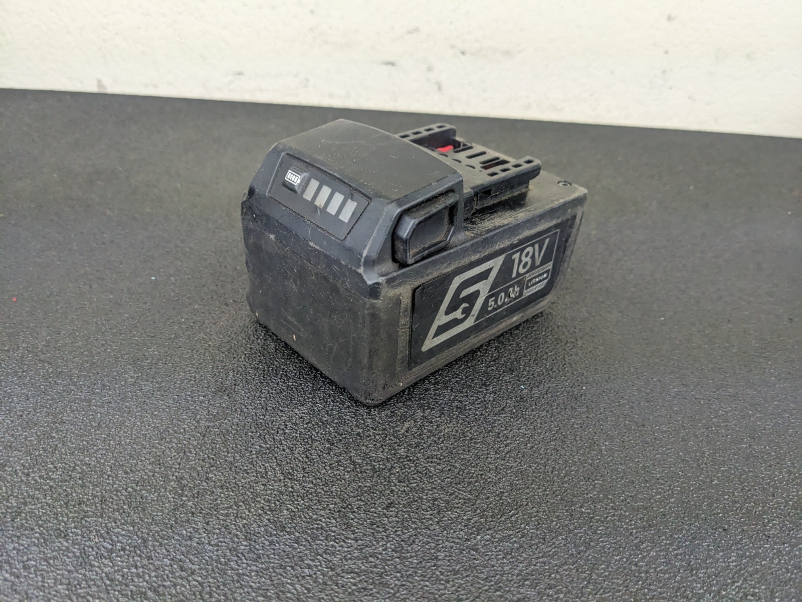 #bk885 Snap On 18v Rechargeable Battery CTB185 ONLY 13 CHARGE CYCLES!
