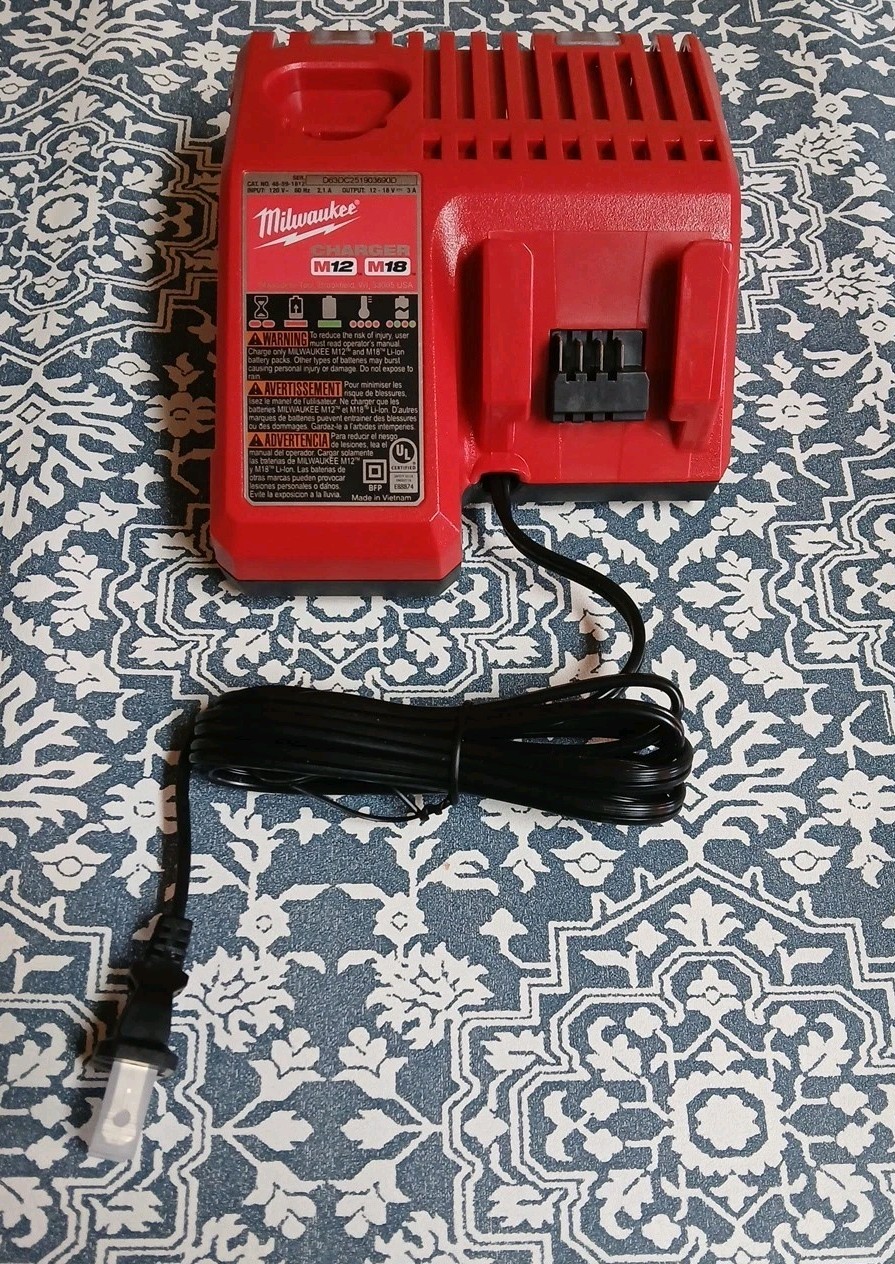 NEW Milwaukee M12/M18 Battery Charger GENUINE OEM 48-59-1812 Lithium 18V 18 Volt
