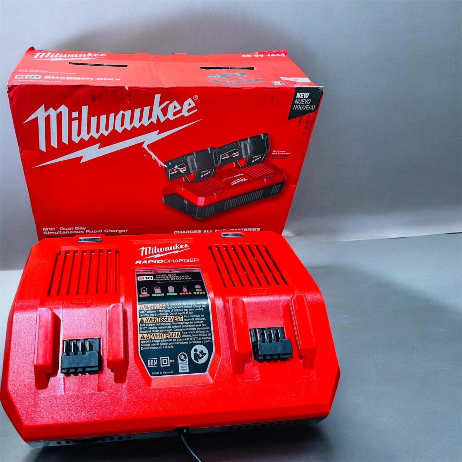 Milwaukee M18 Dual Bay Simultaneous Rapid Charger – Red (48-59-1802)