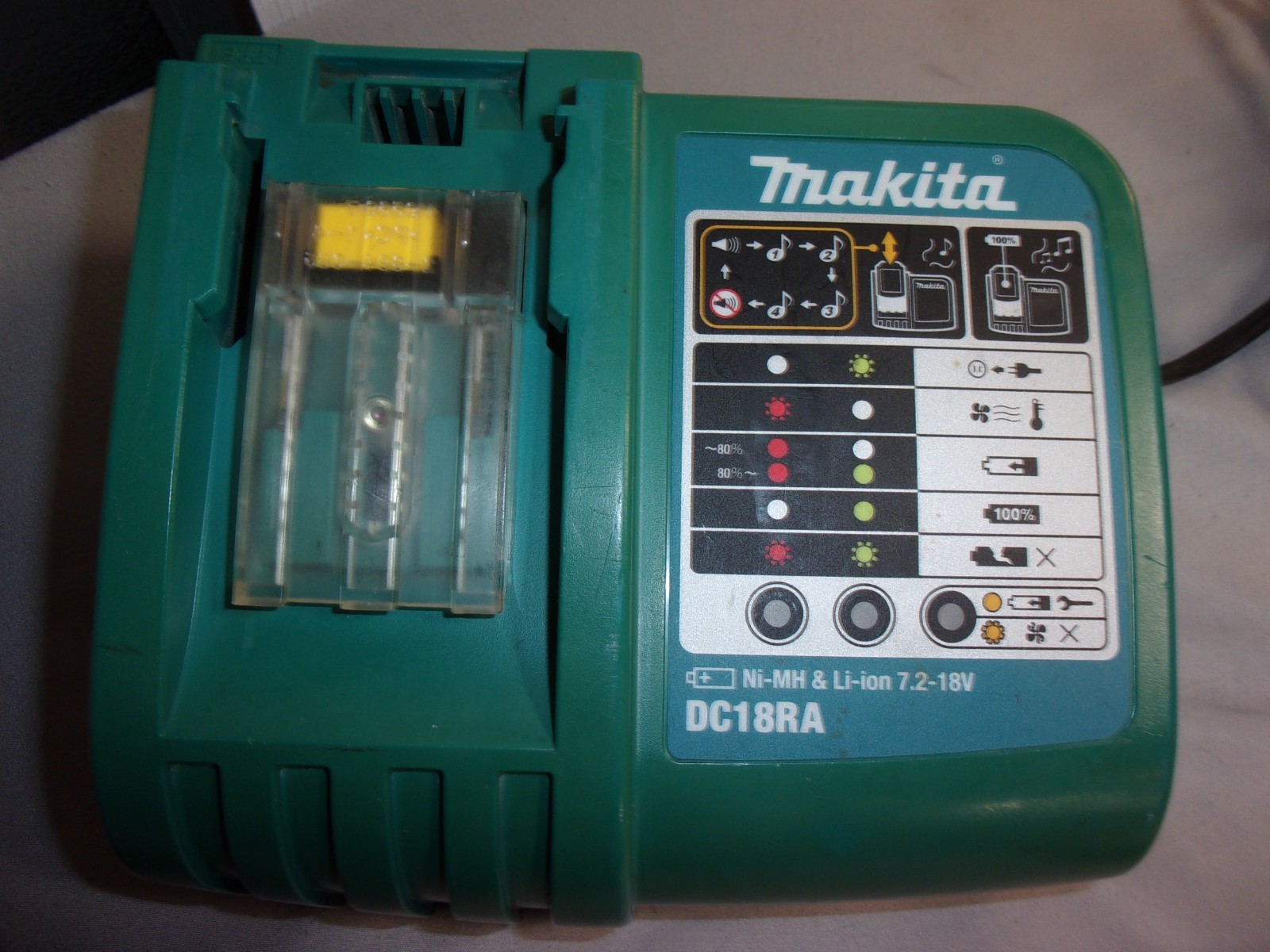 Tested, working Makita 18v battery charger- (DC18SC) Ni-MH & Li-ion 7.2-18V LXT