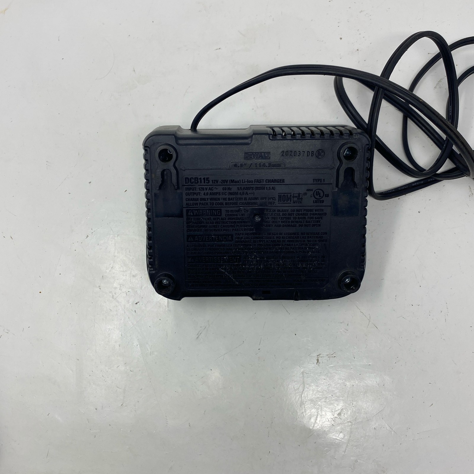 DEWALT DCB115 12V/20V MAX Li-Ion Fast Charger Black/Yellow