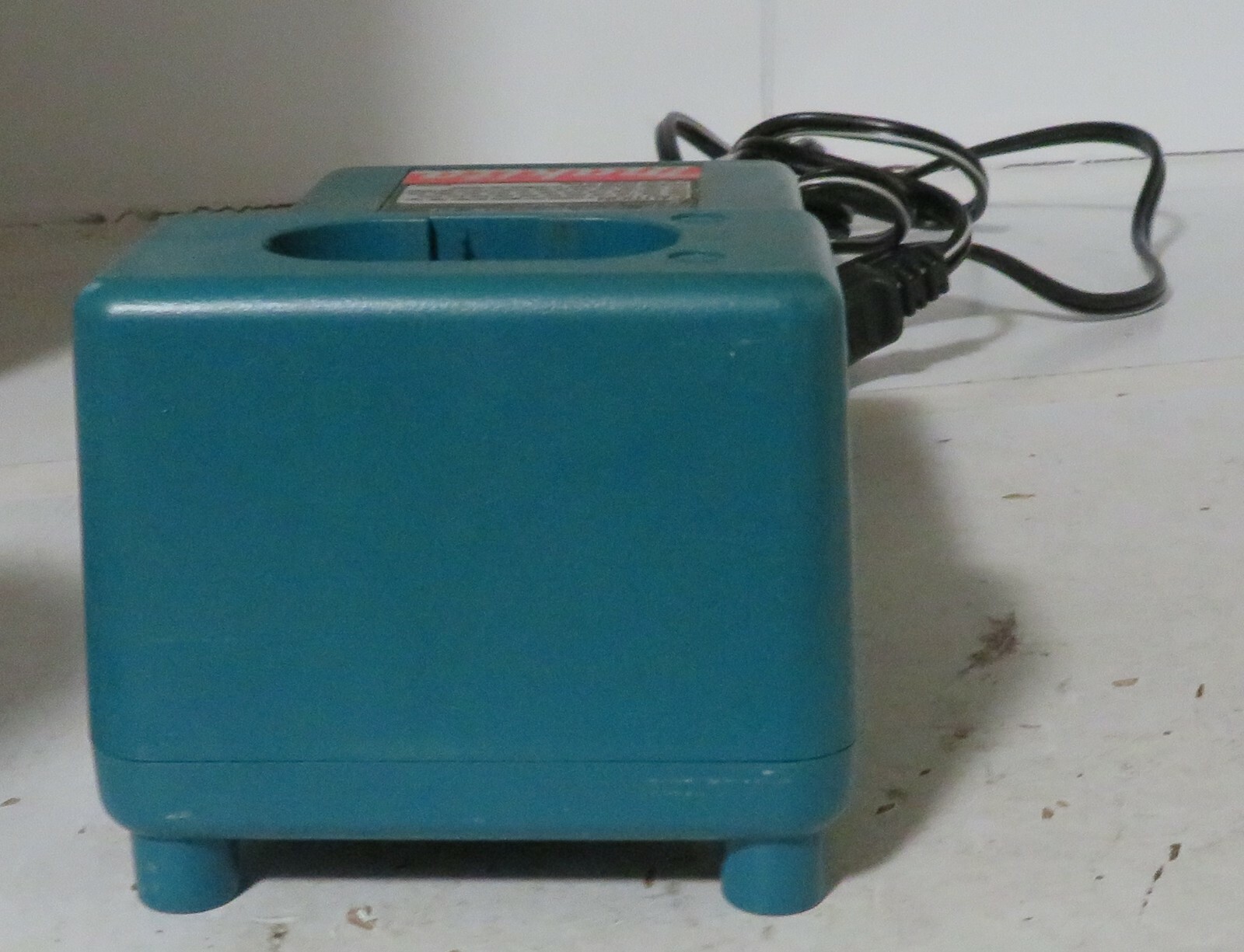 OEM MAKITA DC1411 Battery Charger 7.2V 9.6V 12V 14.4V Ni-MH Ni-Cd Tested Used