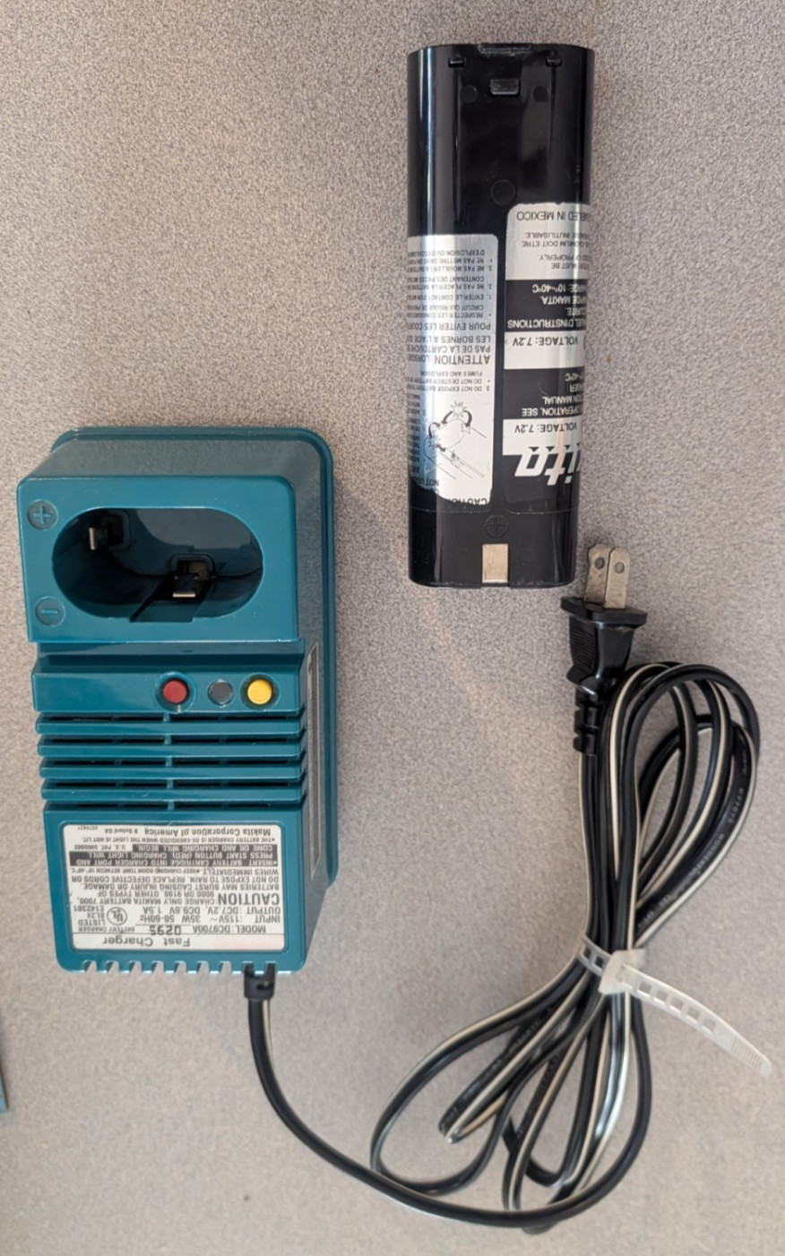 Makita DC9700A Battery Fast Charger 120V 35W 60 Hz DC7.2VDC9.6V 1.5A W/Battery