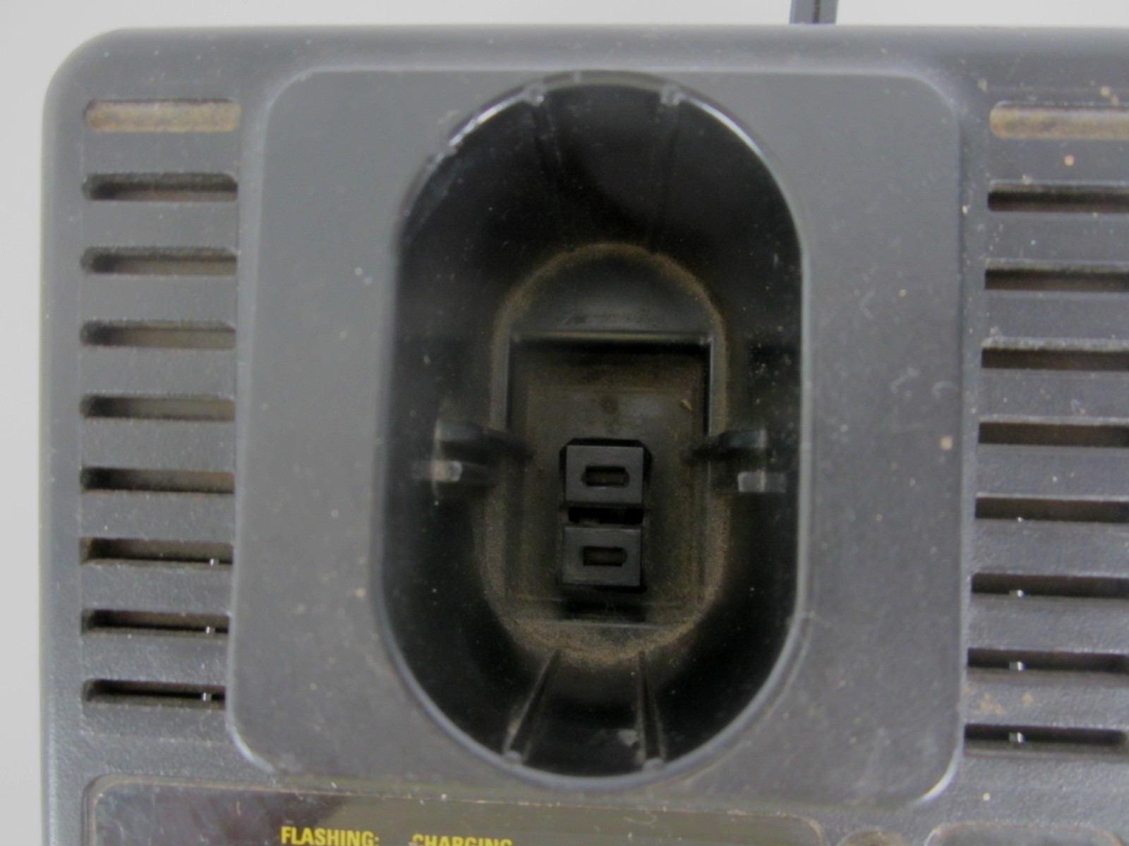 DeWalt Battery Charger DW9106 NiCad XR One Hour Extended Run Time 7.2V-14.4V