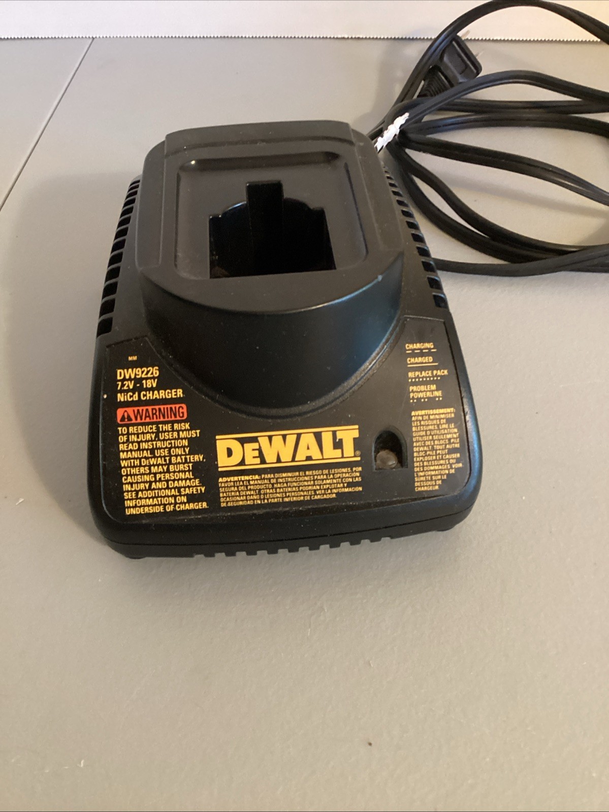 DeWalt DW9226 7.2V–18V NiCd Battery Charger OEM Tested Works