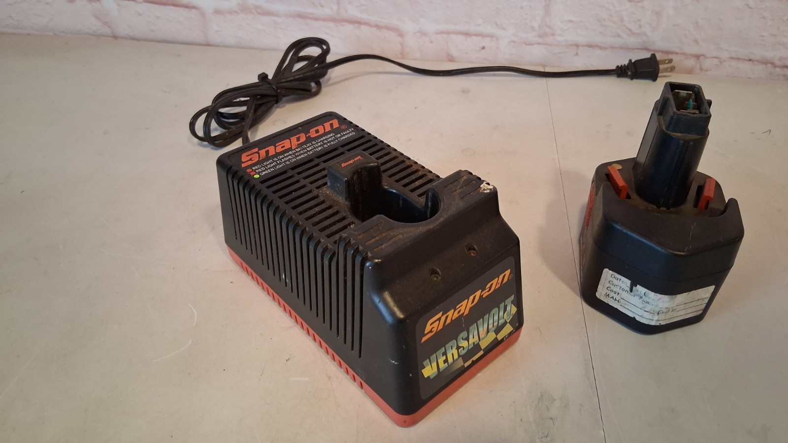 Snap-On VersaVolt 45 Minute Plug In Battery Charger CTC318 9.6-18V