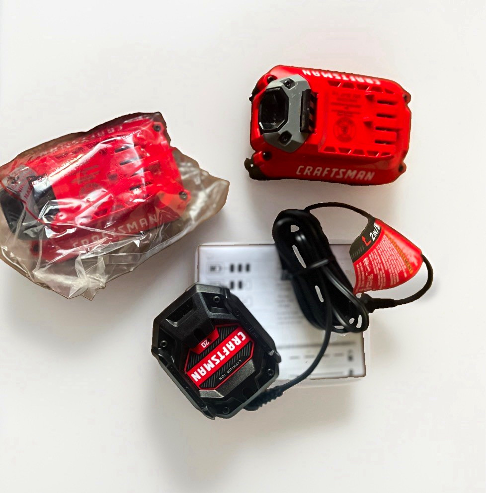 CRAFTSMAN V20 20V Lithium-Ion Battery & Charger Starter Kit Red CMCB204-CKVA