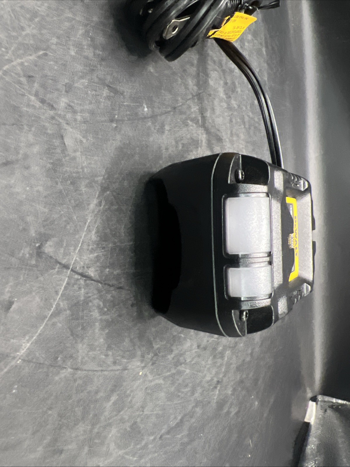 Dewalt DCB1102 12V & 20V Max Li-ion Compact Battery Charger