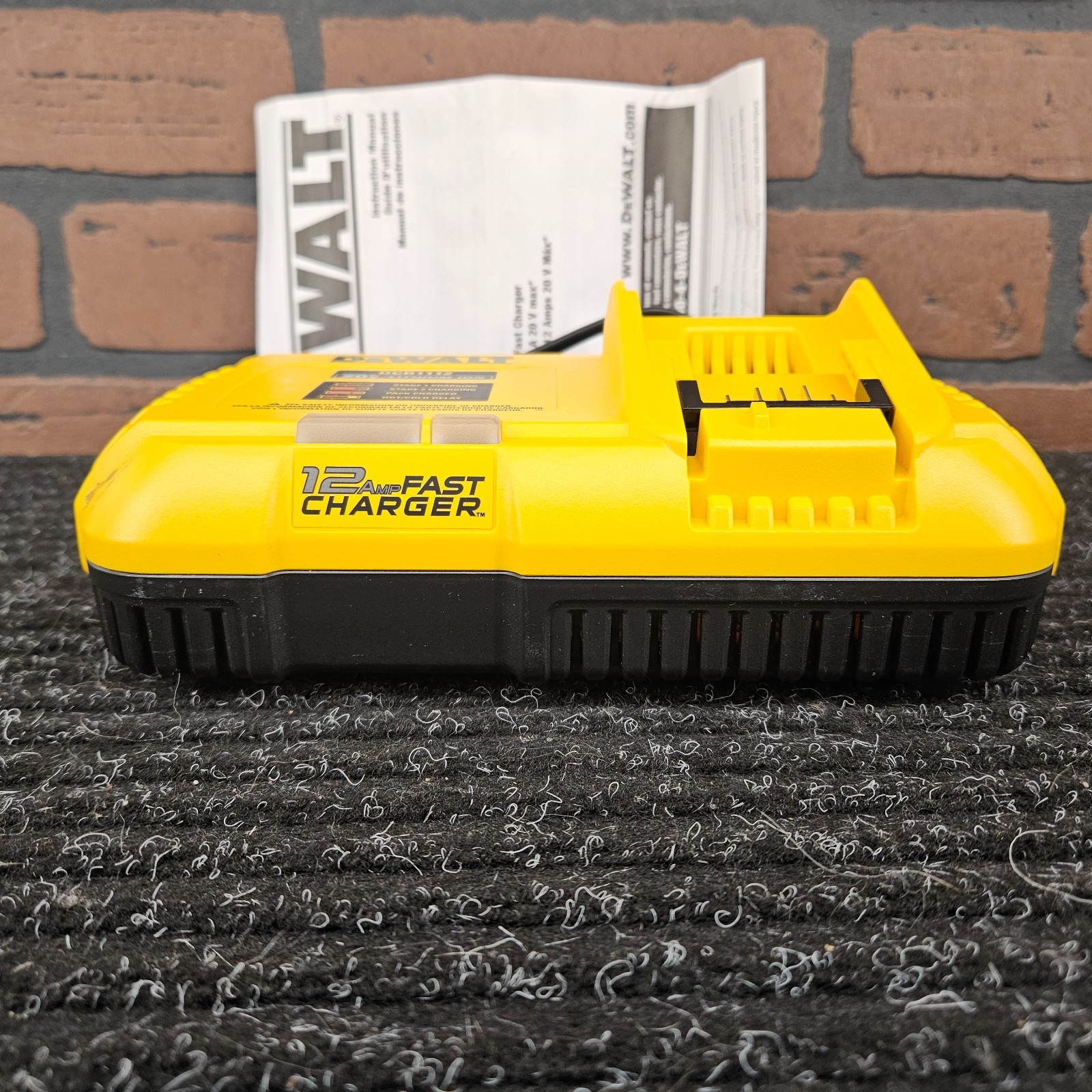 DEWALT DCB1112 20V/60V MAX Lithium-Ion 12A Fan-Cooled Fast Charger-***NEW***