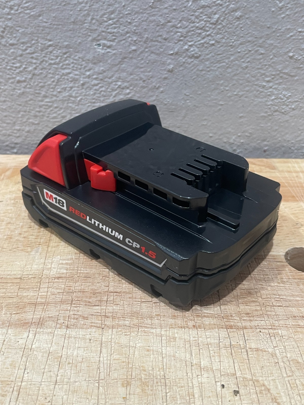 Milwaukee M12 M18 Multi-Voltage Battery Charger with M18 CP 1.5 Battery New