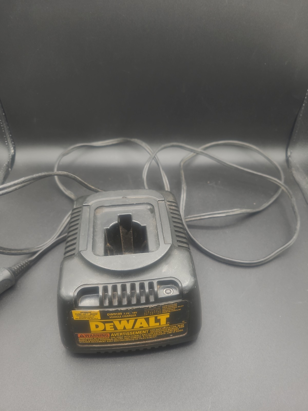 Dewalt DW9109 7.2-18 V Vehicle Battery Charger Cigarette Lighter Plug