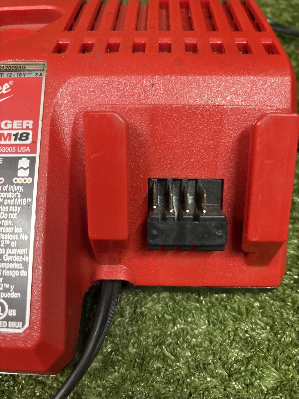 Milwaukee 48-59-1808 M12 and M18 Rapid Charger