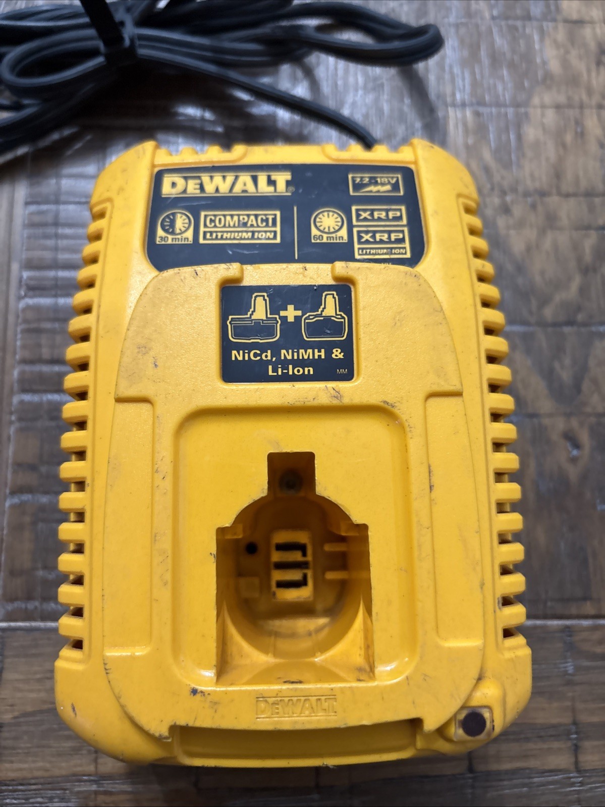DeWalt OEM DC9310 7.2V~18V Fast Battery Charger NiCd/NiMh/Li-Ion J-1