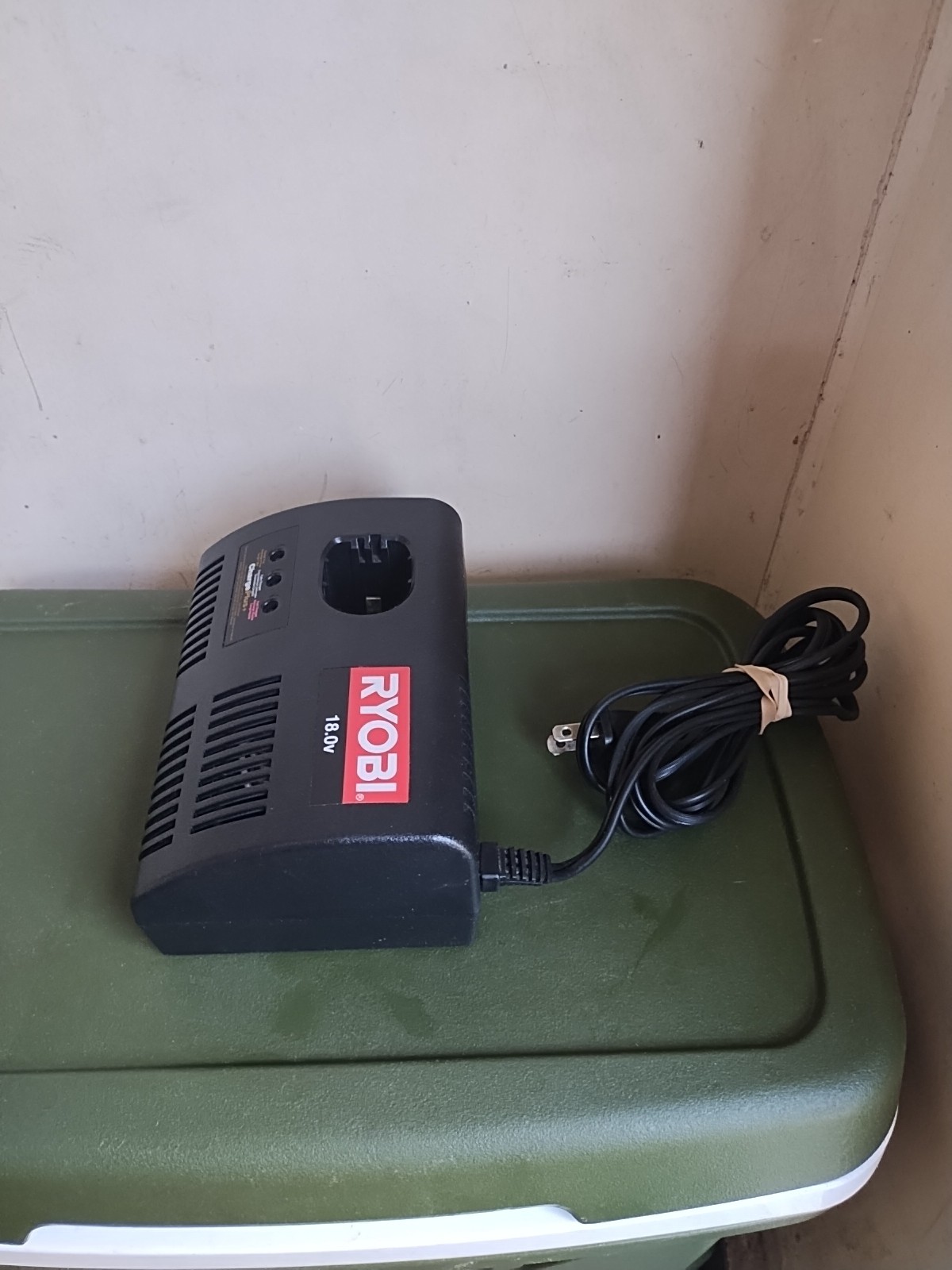 Ryobi p110 140237023 18-Volt Class 2 Single Port Battery Charger OEM Tested Good