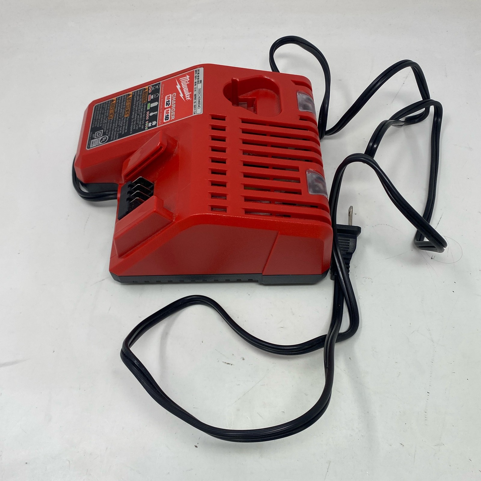 Milwaukee M12/M18 Multi-Voltage Battery Charger 48-59-1812 – Red